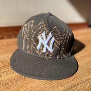 *Genuine Merchandise* NYY Fitted Hat
